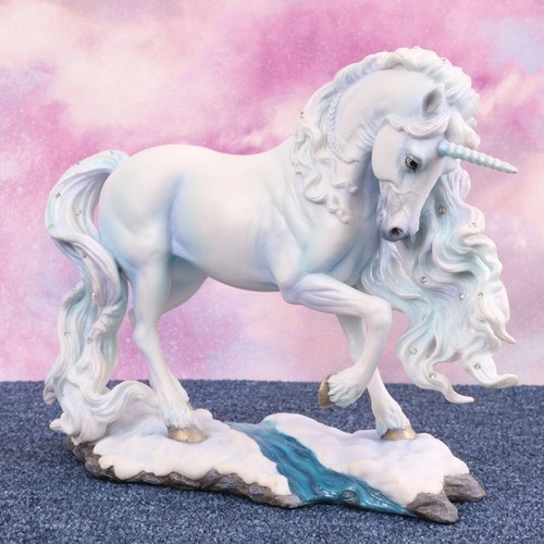 White unicorn figurine pure - figurine, "pure