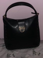 Valentino Medium Women Black Shoulder/Handbag Fairly Used.