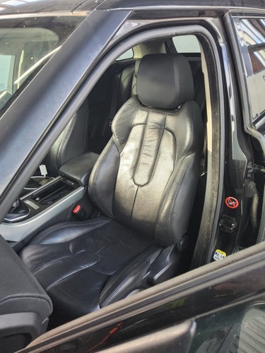 Front seat land - land, rover