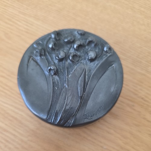 Art nouveau repoussé pewter - ,
