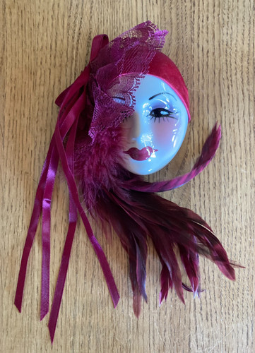 Unique creations small lady - small,