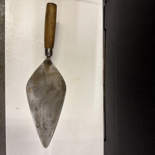 2 bricklayers trowel - x,