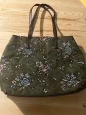 Bueno Women’s Embroidered