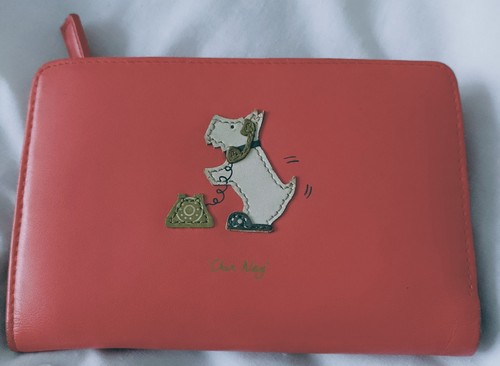Radley chin wag - ', wag'