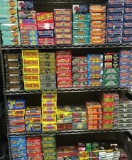 100 Unopened Vintage NFL