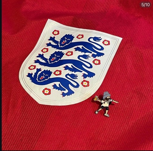 England casual ultras - &, pin