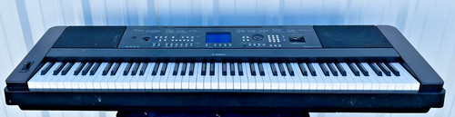 Yamaha dgx 650 - 88-key, portable