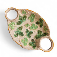 A GEORGE JONES MAJOLICA  STRAWBERRY SERVING DISH C1875