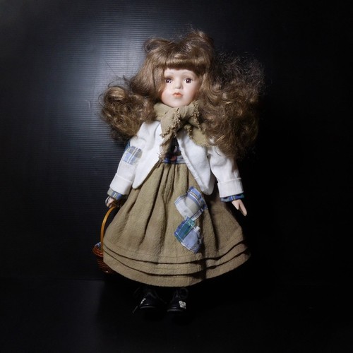 N23 387 artist doll fashion - doll,