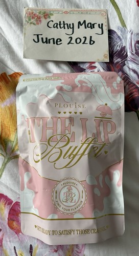 Louise the lip buffet - p,