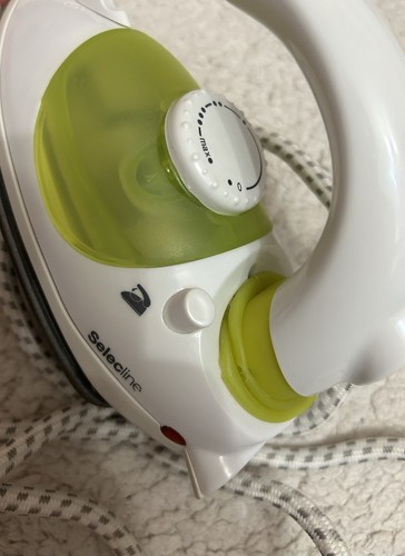 Small travel iron - small,