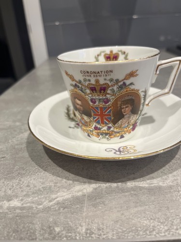 Vintage crockery king - george, &