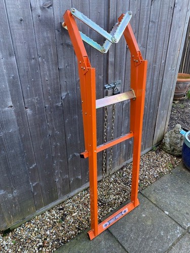 Chainsaw sawhorse log holder - sawhorse,