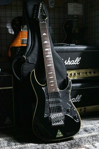 Ibanez universe uv777p - ibanez,