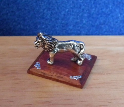 Dolls house miniature - dolls,