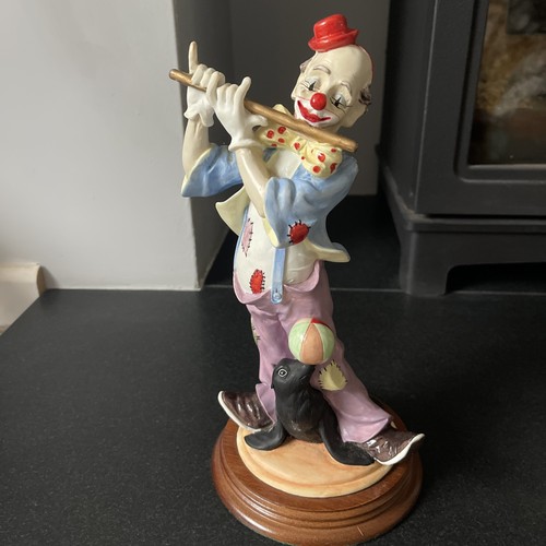 Circus clown leonardo flute - clown,