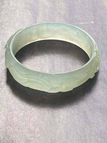 Superb hand carved translucent - superb,