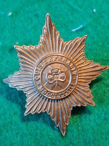 Irish guards cap badge - badge, (2)