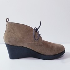 Donald J. Pliner Women size