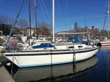 Liveaboard Boat with Mooring
