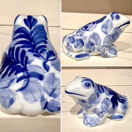Vintage blue white leaf - white,