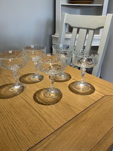 Five crystal champagne - champagne, saucers