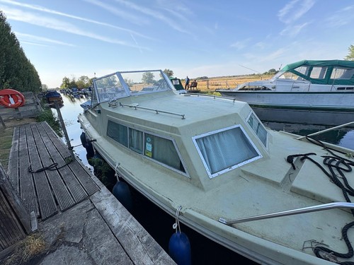 Tern 4 berth - -, river