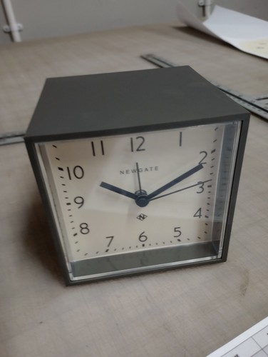 Cubi410ggy cubic alarm clock - ~,