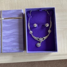 NEW BOXED BUCKINGHAM NECKLACE AND EARRINGS SET