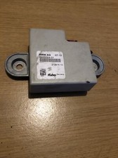 BMW 5 SERIES E60 E61 2003-2010  ANTENNA AMPLIFIER MODULE 693502401