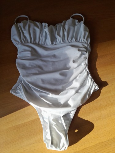 Ladies white costume - , size