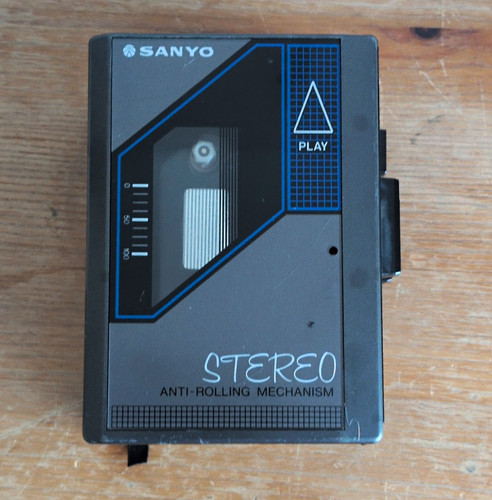 Sanyo stereo portable cassette - stereo,