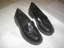 Ladies shoes ‘ Tu ‘ – size 5 – black – good condition
