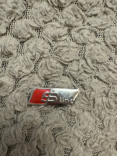Audi line badge silver - s,