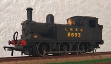 Bachmann LNER J72 class 0-6-0 tank number 8693 . Nice runner. Unmarked condition