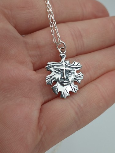 Green man necklace - green,