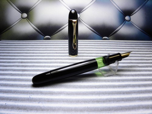 Vintage jet black pelikan - vintage,