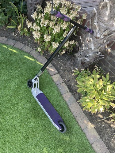 Pandemonium V2 scooter with