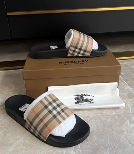 Mens burberry sliders - size, 9