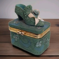 TRINKET DISH  PILL BOX KENSINGTON GIFTWARE VINTAGE SHOE CERAMIC HINGED LID BNIB