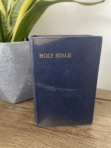 Preloved 1957 holy bible kjv - preloved,