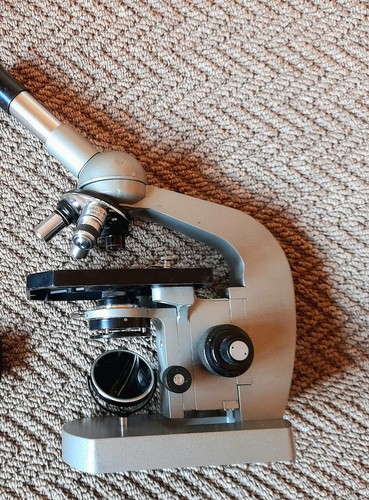 Microscope with 4x - (olimpus),