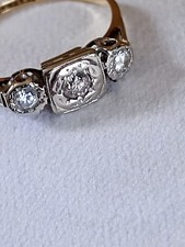 Diamond ring (3 stone) 18ct gold and platinum setting