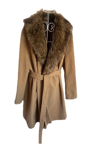 Capsule camel wrap - capsule,