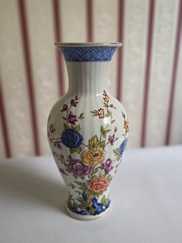 Large vintage aynsley cottage - aynsley,