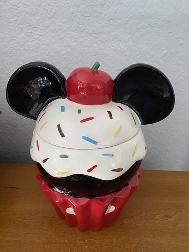 Disney mickey mouse cupcake - disney,