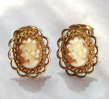 9ct Yellow Gold Cameo Stud Earrings Vintage Shell Oval Shape Earrings