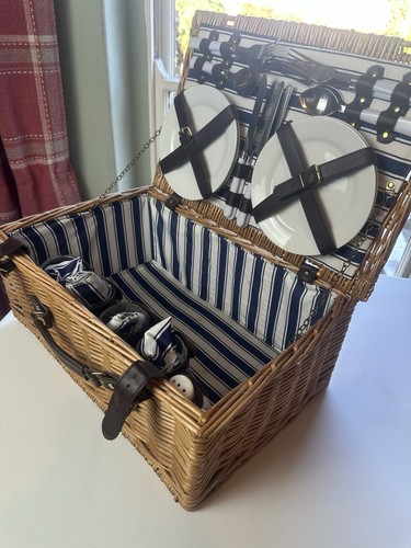 Person wicker picnic hamper - wicker,
