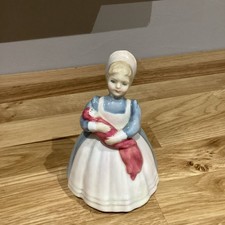 Royal Doulton Figurine HN 2142