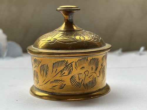 Brass trinket jewelry box - brass,